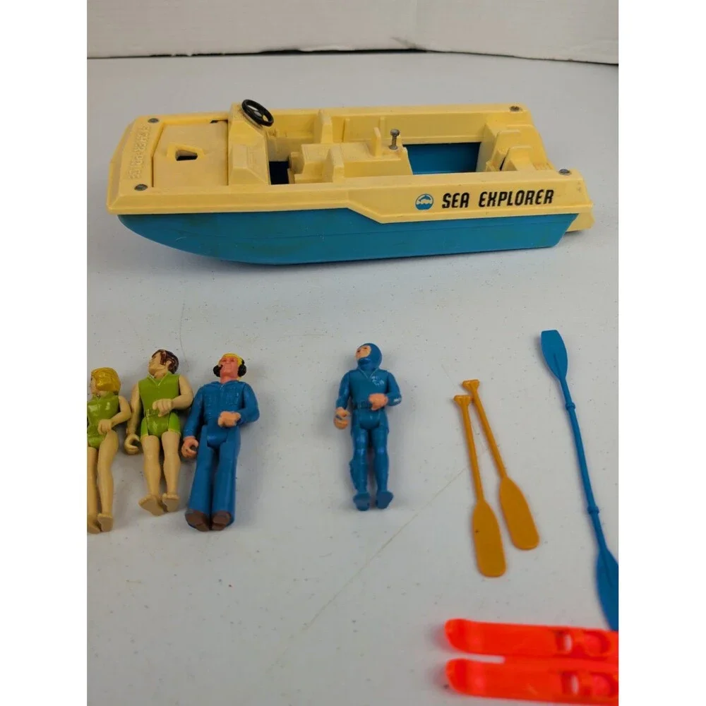 1976 Fisher Price Adventure People #310 Sea Explorer With 4 Figures And Accesso